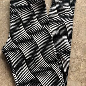 LulaRoe Tween Leggings